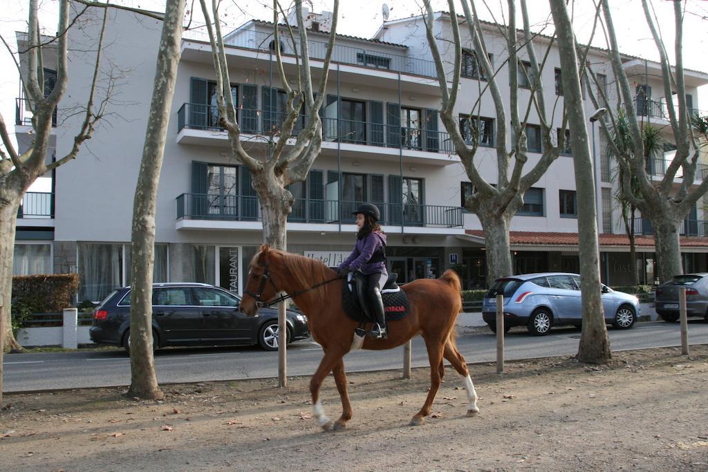 Hotel L'Ast Μπανιόλες Εξωτερικό φωτογραφία